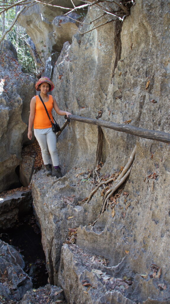 Gehen auf dem schmalen Pfad
